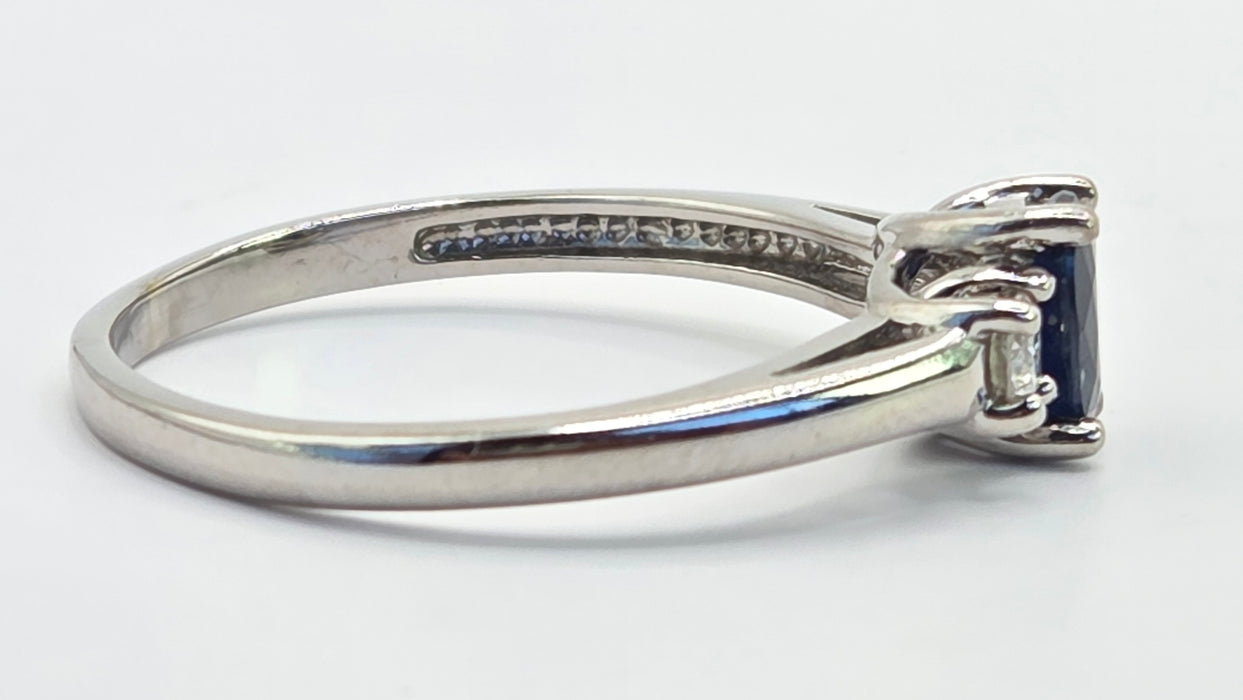 Vintage: 9ct White Gold Oval Sapphire & Diamond Three Stone Ring