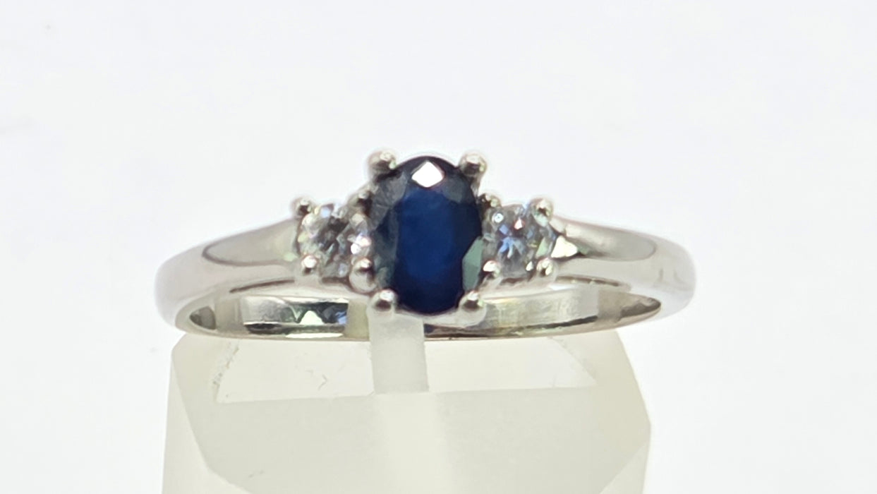 Vintage: 9ct White Gold Oval Sapphire & Diamond Three Stone Ring