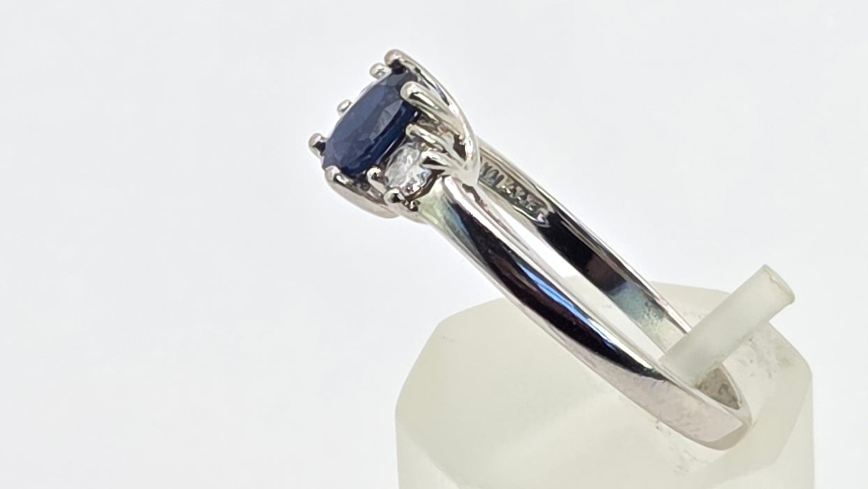 Vintage: 9ct White Gold Oval Sapphire & Diamond Three Stone Ring
