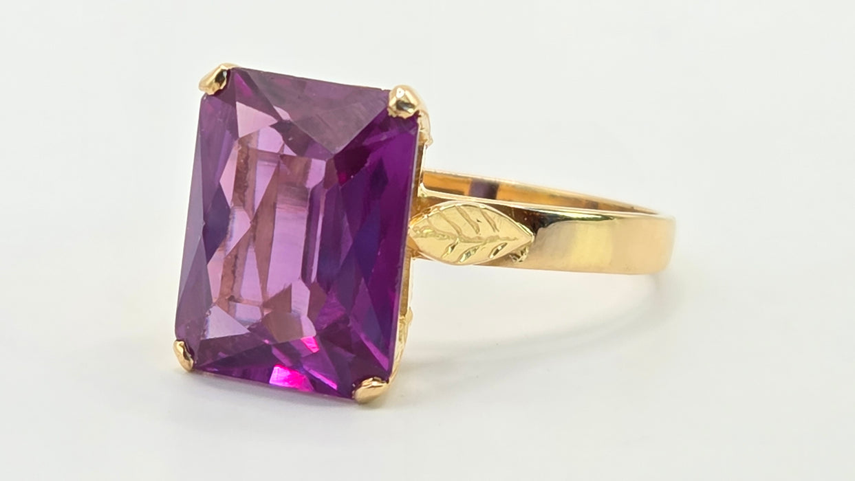 Vintage: 18ct Yellow Gold Alexandrite Rectangular Solitaire Ring