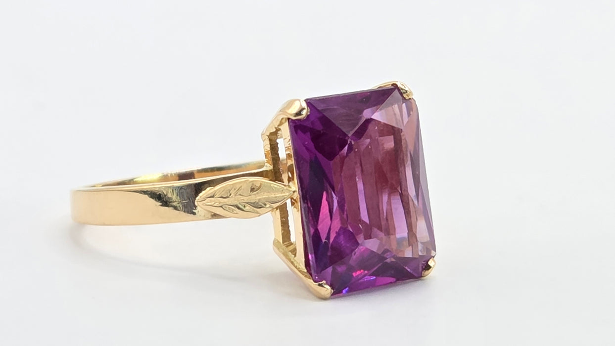 Vintage: 18ct Yellow Gold Alexandrite Rectangular Solitaire Ring