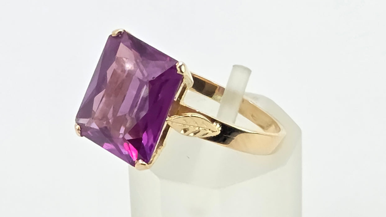 Vintage: 18ct Yellow Gold Alexandrite Rectangular Solitaire Ring