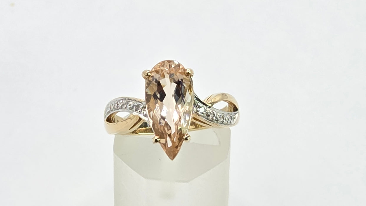 Vintage: 9ct Yellow Gold Pear Cut Morganite & Diamond Crossover Ring