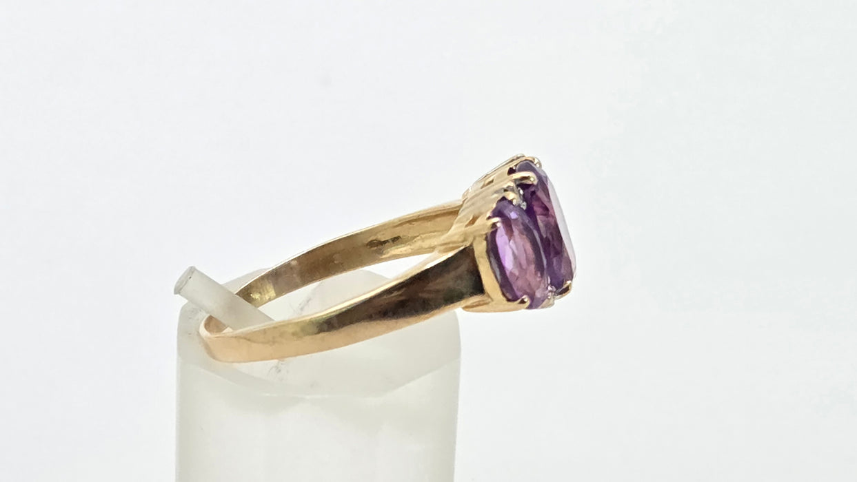 Vintage: 14ct Yellow Gold Oval Amethyst & Diamond Trilogy Ring