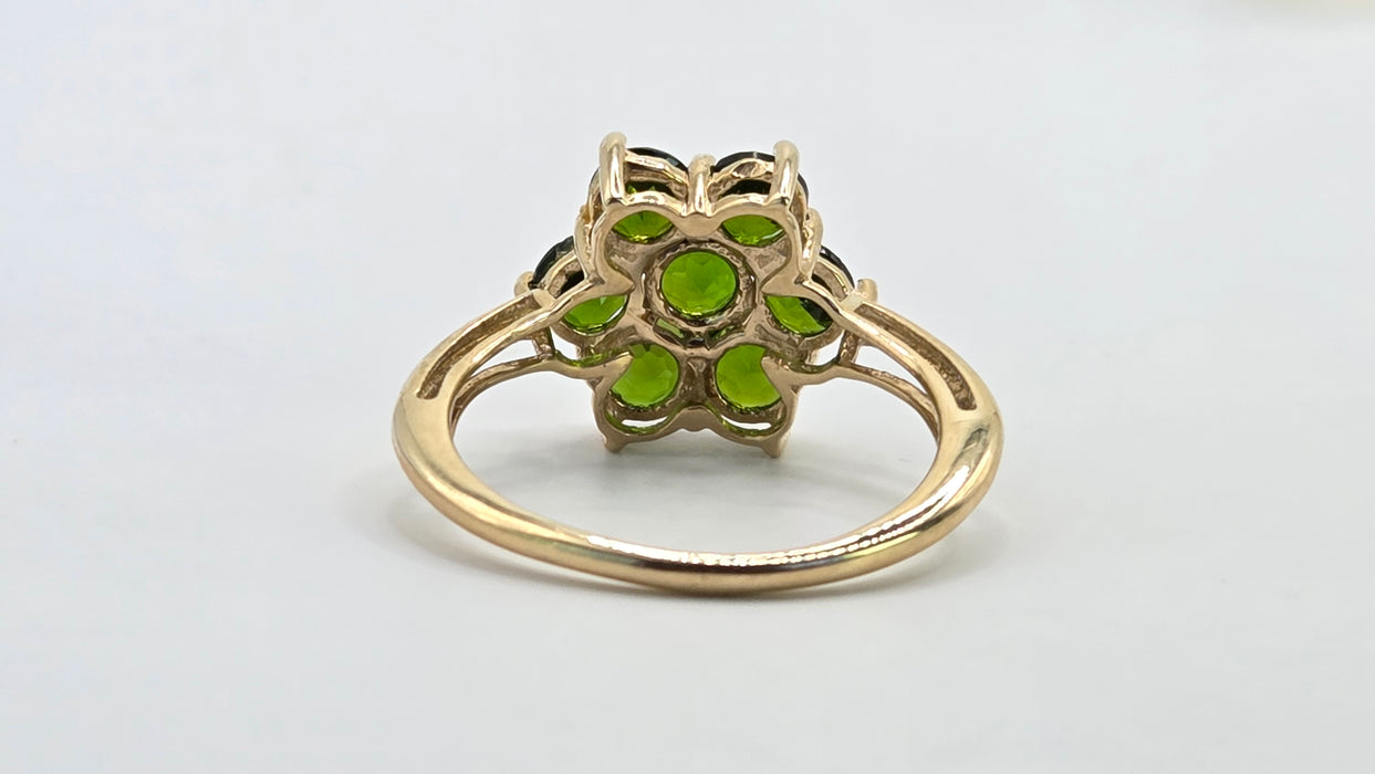 Vintage: 9ct Yellow Gold Chrome Diopside Daisy Cluster Ring
