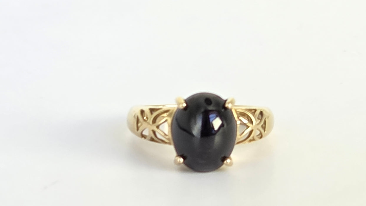 Vintage: 9ct Yellow Gold Black Spinel Cabochon Solitaire Ring