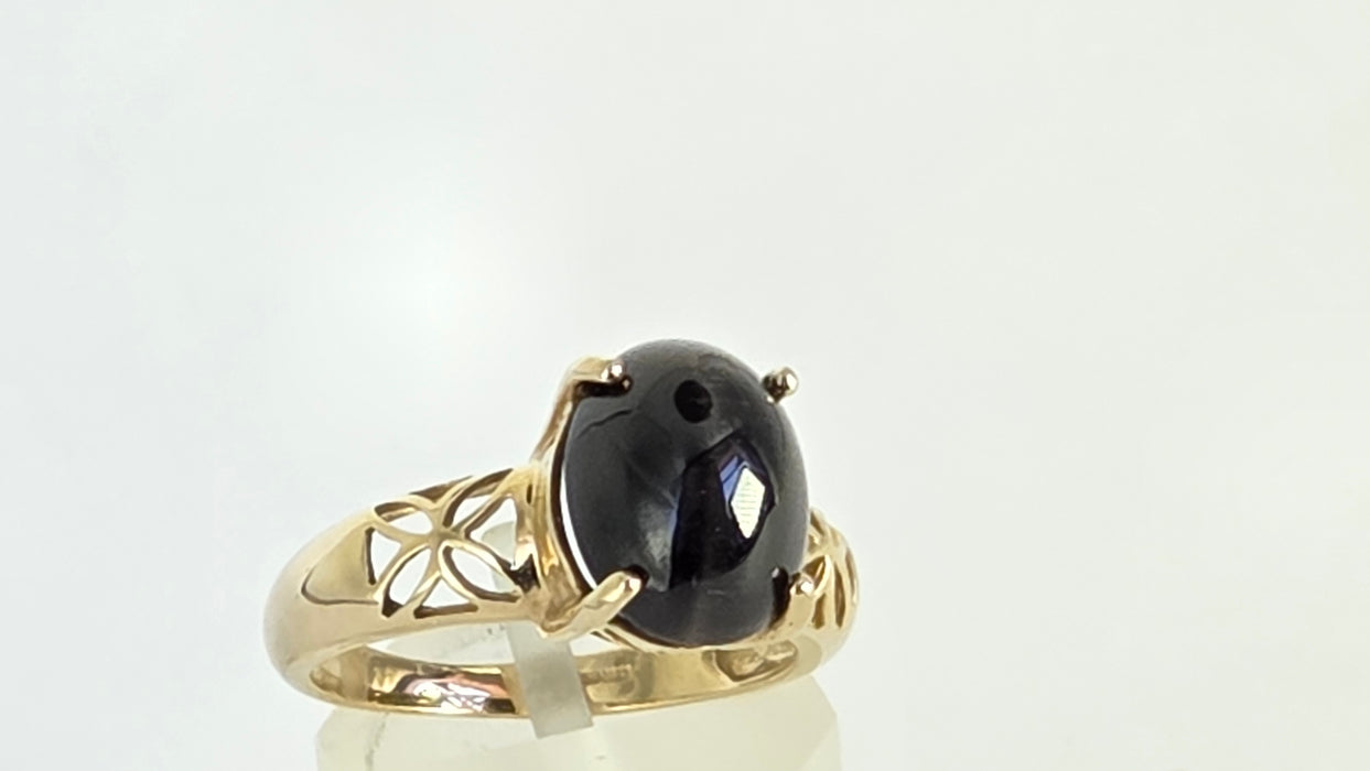 Vintage: 9ct Yellow Gold Black Spinel Cabochon Solitaire Ring