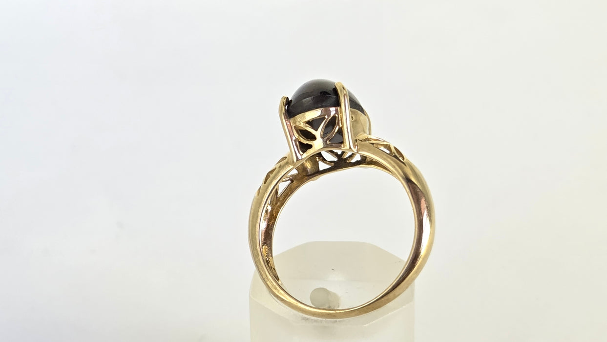 Vintage: 9ct Yellow Gold Black Spinel Cabochon Solitaire Ring