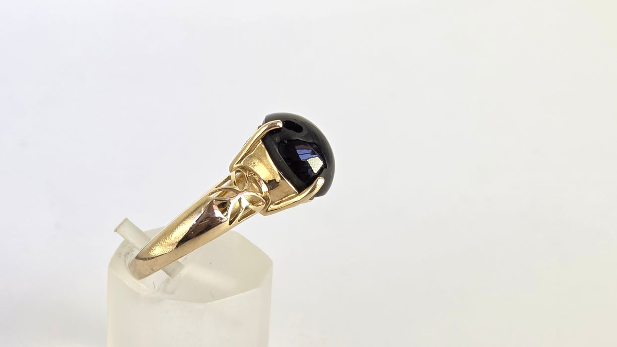 Vintage: 9ct Yellow Gold Black Spinel Cabochon Solitaire Ring