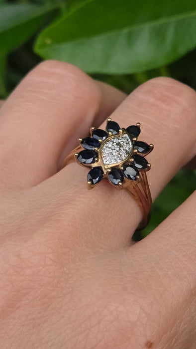 Vintage: 9ct Yellow Gold Sapphire & Diamond Flowerhead Cluster Ring