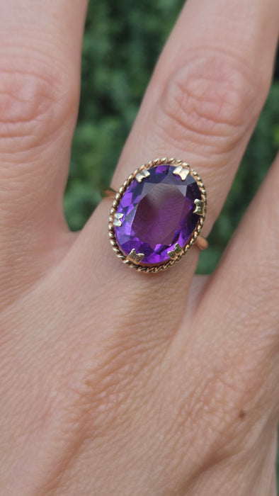 Vintage: 9ct Yellow Gold Amethyst Oval Solitaire Ring