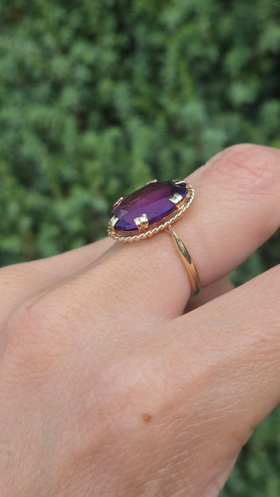 Vintage: 9ct Yellow Gold Amethyst Oval Solitaire Ring
