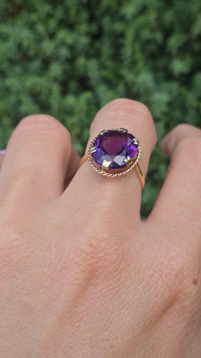 Vintage: 9ct Yellow Gold Amethyst Oval Solitaire Ring