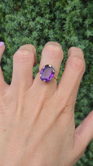 Vintage: 9ct Yellow Gold Amethyst Oval Solitaire Ring