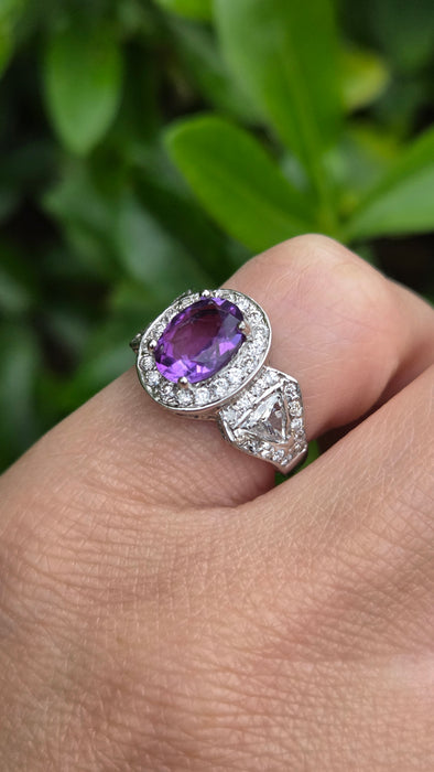 Vintage: 18ct White Gold Oval Amethyst 1.53ct & Diamond 1.30ct Cluster Dress Ring