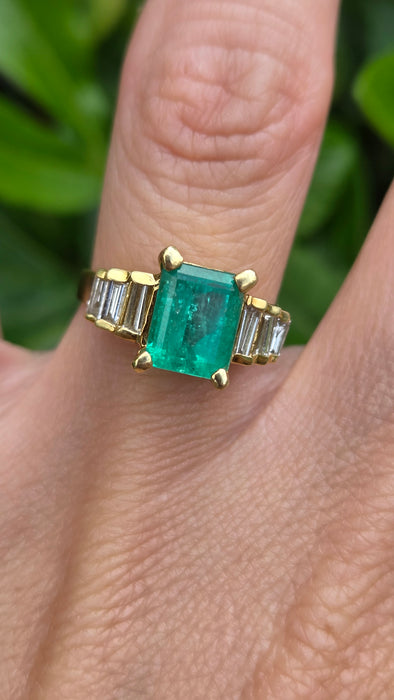 Vintage: 18ct Yellow Gold Emerald Cut Emerald & Diamond Dress Ring — 0.56ct