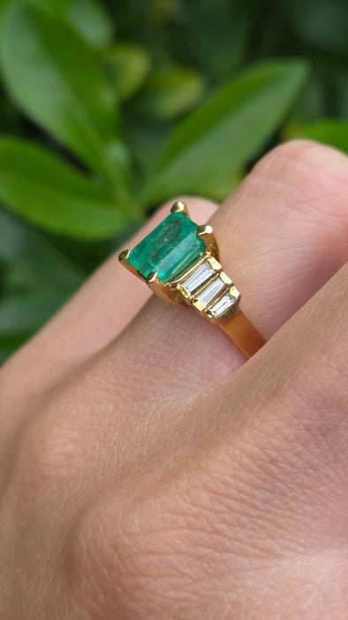 Vintage: 18ct Yellow Gold Emerald Cut Emerald & Diamond Dress Ring — 0.56ct