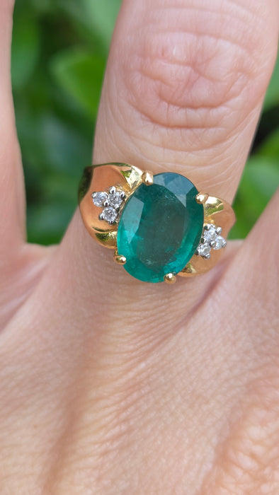 Vintage: 18ct Yellow Gold Emerald 3.03ct & Diamond Dress Ring