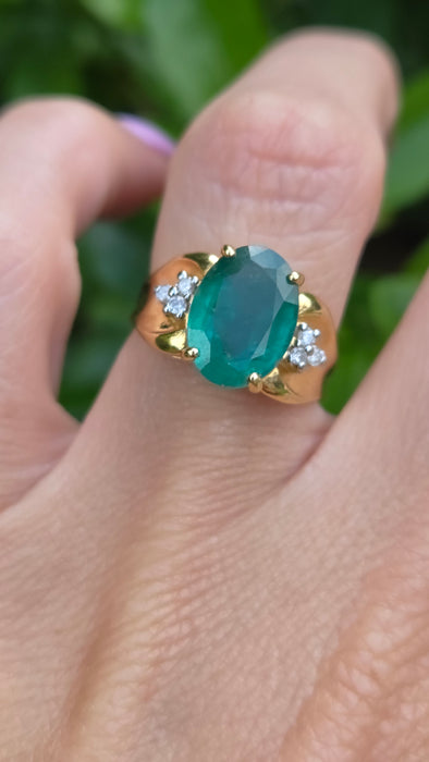 Vintage: 18ct Yellow Gold Emerald 3.03ct & Diamond Dress Ring