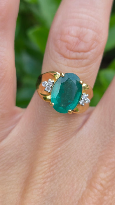 Vintage: 18ct Yellow Gold Emerald 3.03ct & Diamond Dress Ring