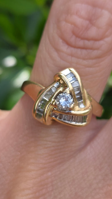 Vintage: 14ct Yellow Gold Diamond 0.33ct Lover's Knot Dress Ring