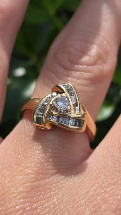 Vintage: 14ct Yellow Gold Diamond 0.33ct Lover's Knot Dress Ring