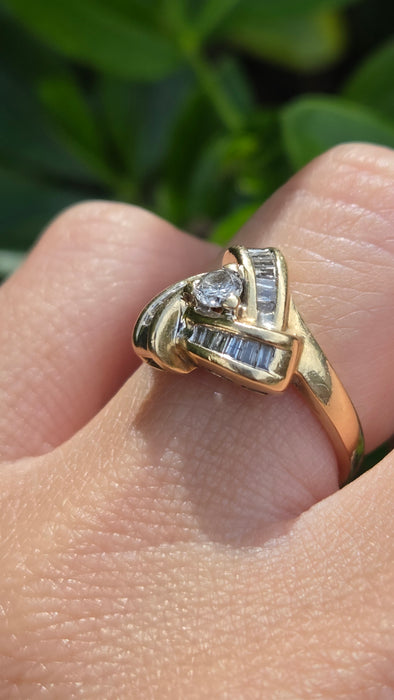Vintage: 14ct Yellow Gold Diamond 0.33ct Lover's Knot Dress Ring