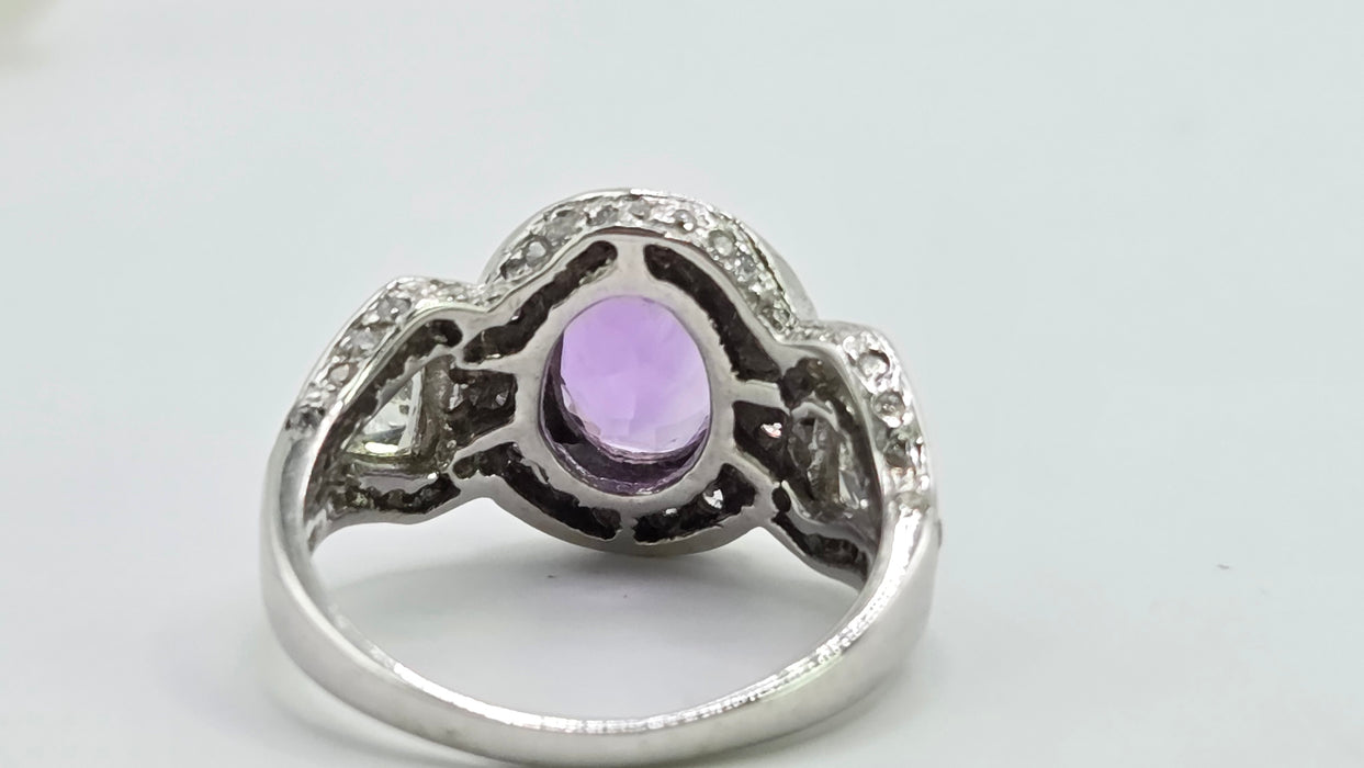 Vintage: 18ct White Gold Oval Amethyst 1.53ct & Diamond 1.30ct Cluster Dress Ring