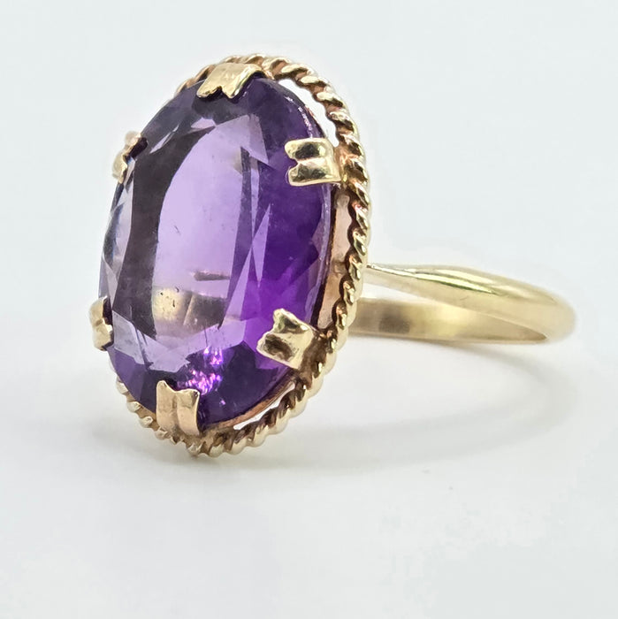 Vintage: 9ct Yellow Gold Amethyst Oval Solitaire Ring