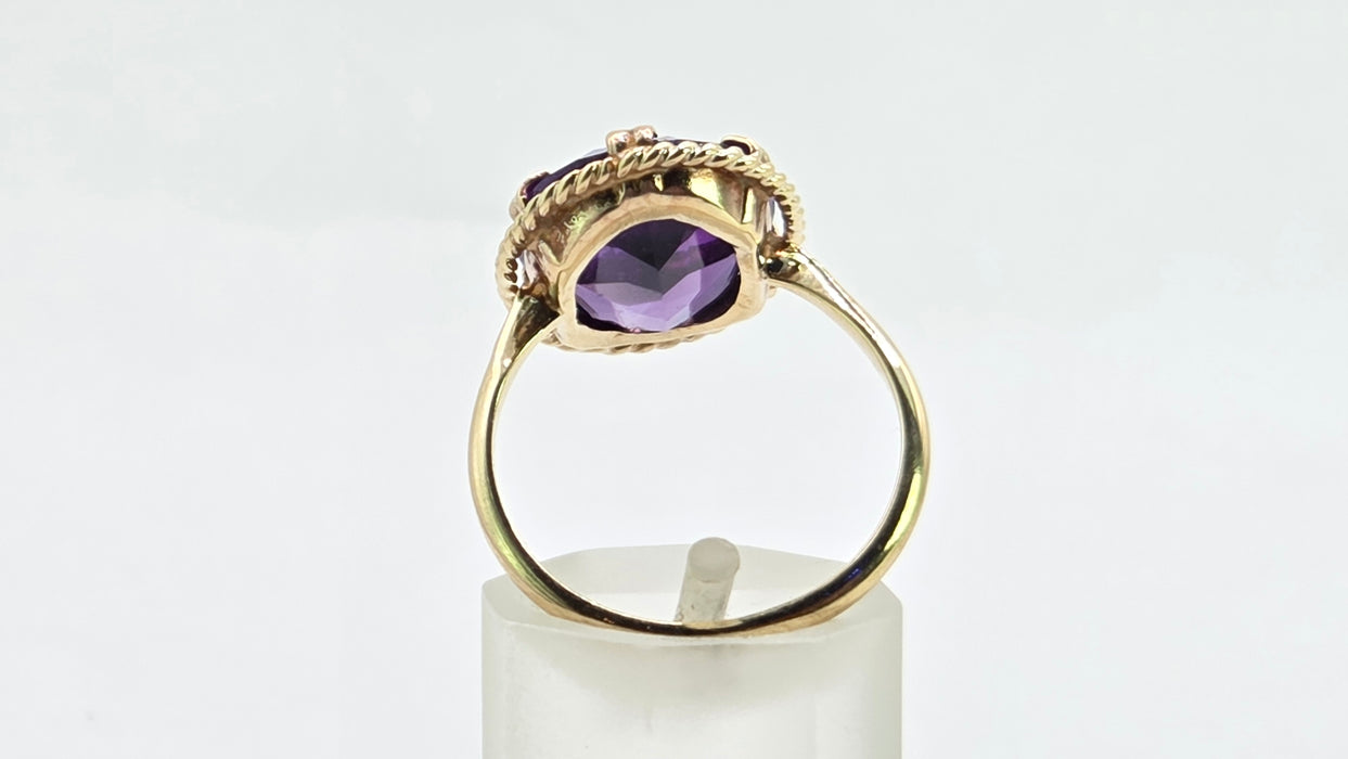 Vintage: 9ct Yellow Gold Amethyst Oval Solitaire Ring
