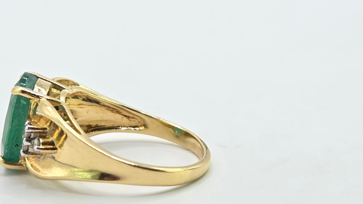 Vintage: 18ct Yellow Gold Emerald 3.03ct & Diamond Dress Ring