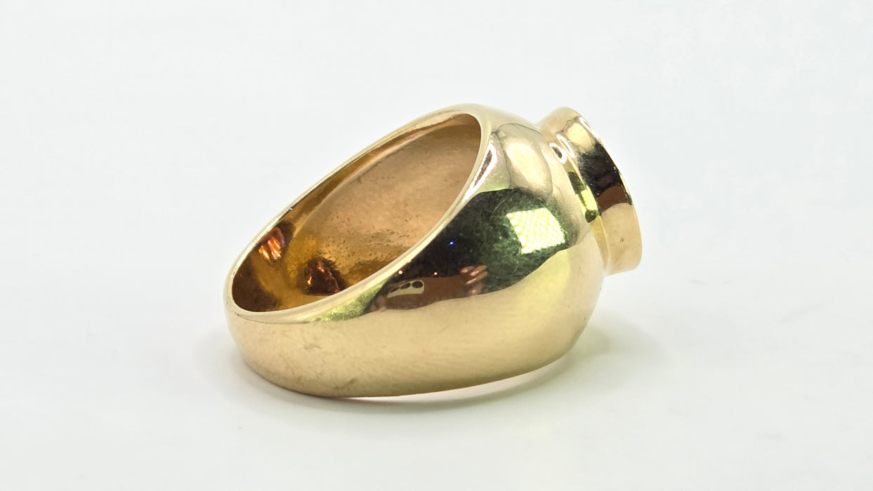 Vintage: 9ct Yellow Gold Garnet 2.81ct Signet Ring