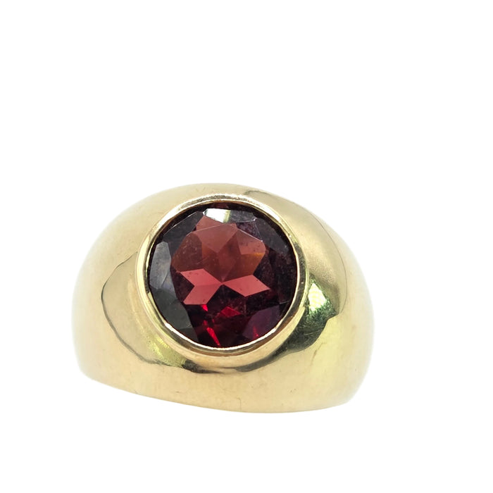 Vintage: 9ct Yellow Gold Garnet 2.81ct Signet Ring