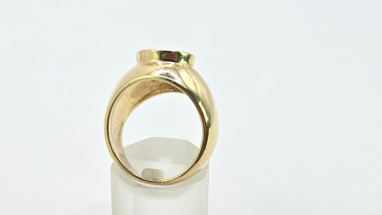 Vintage: 9ct Yellow Gold Garnet 2.81ct Signet Ring