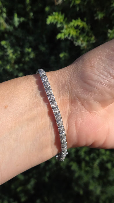 Vintage: 9ct White Gold Diamond 1.20ct 158-Stone Square Link Line Bracelet
