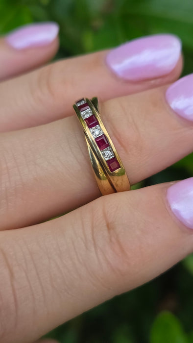 Vintage: 9ct Yellow Gold Ruby & Diamond Crossover Ring