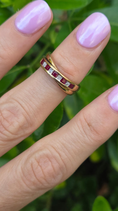 Vintage: 9ct Yellow Gold Ruby & Diamond Crossover Ring
