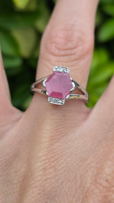 Vintage: 9ct White Gold Ruby & Diamond Ring