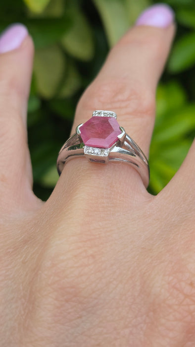 Vintage: 9ct White Gold Ruby & Diamond Ring