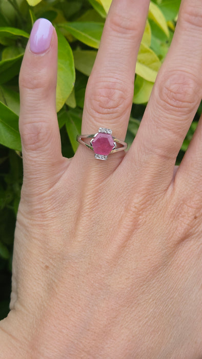 Vintage: 9ct White Gold Ruby & Diamond Ring