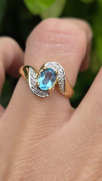 Vintage: 9ct Gold Blue Topaz & Diamond Crossover Ring