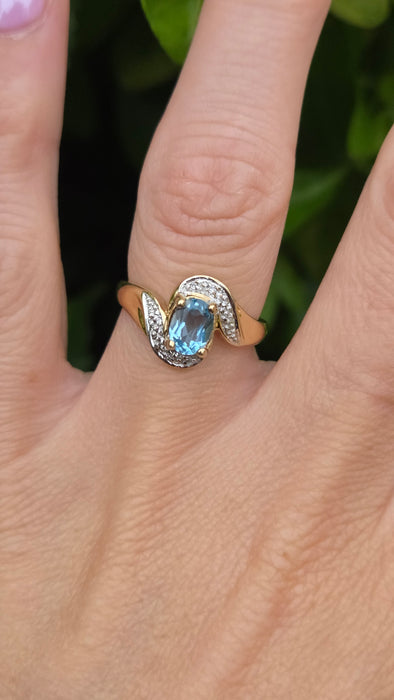 Vintage: 9ct Gold Blue Topaz & Diamond Crossover Ring