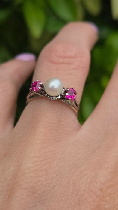 Vintage: 18ct White Gold Cultured Pearl & Ruby Three-Stone Ring