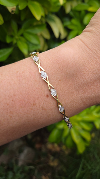 Vintage: 9ct Yellow Gold Diamond XO Link Bracelet