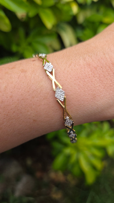 Vintage: 9ct Yellow Gold Diamond XO Link Bracelet