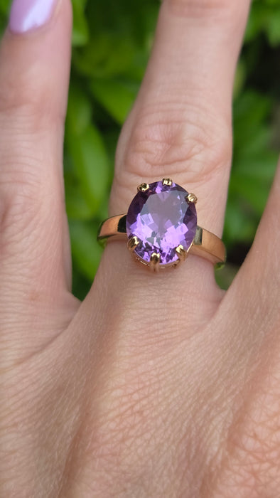 Vintage: 9ct Gold Oval Amethyst Solitaire Ring