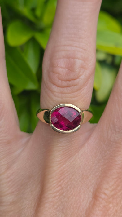 Vintage: 9ct Yellow Gold Rubellite Signet Ring