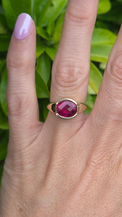 Vintage: 9ct Yellow Gold Rubellite Signet Ring