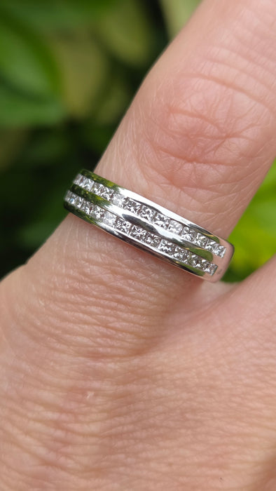 Vintage: 18ct White Gold Diamond Double Row Stacker Ring