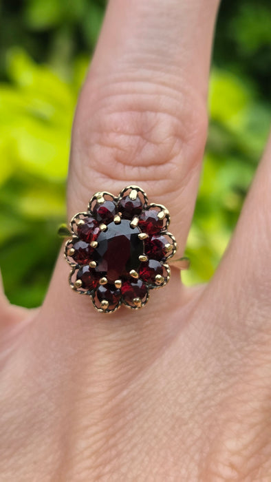 Vintage: 9ct Yellow Gold Garnet Flower Head Cluster Ring — From 1975